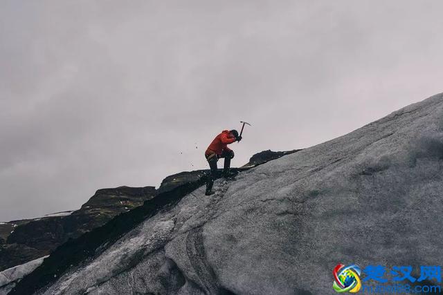 所谓岁月静好，不过是敢向命运叫板