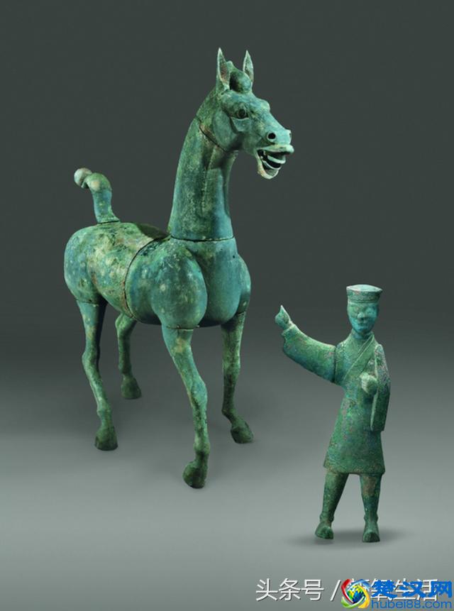 马踏飞燕是出自哪个朝代？教你轻松识别秦汉工艺品