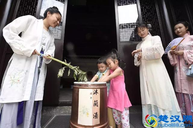 今天农历五月初五 端午节