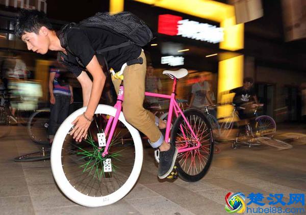 “死飞”自行车究竟有多危险，从一桩坠亡案说起