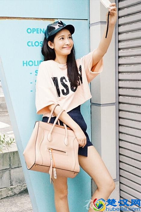 粉色上衣配什么裙裤更显少女般的青春魅力