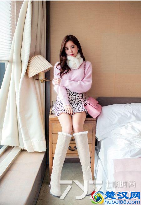 粉色毛衣配什么裙子好看 秋日做个甜美少女