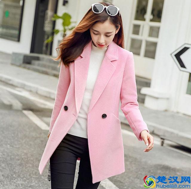 少女粉！配什么颜色的裤子——时髦又好看！