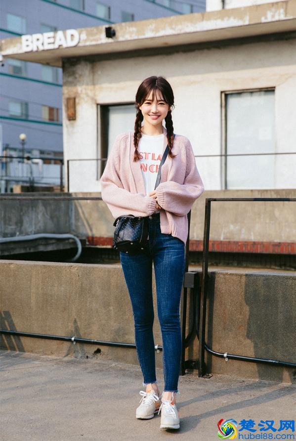 少女粉！配什么颜色的裤子——时髦又好看！