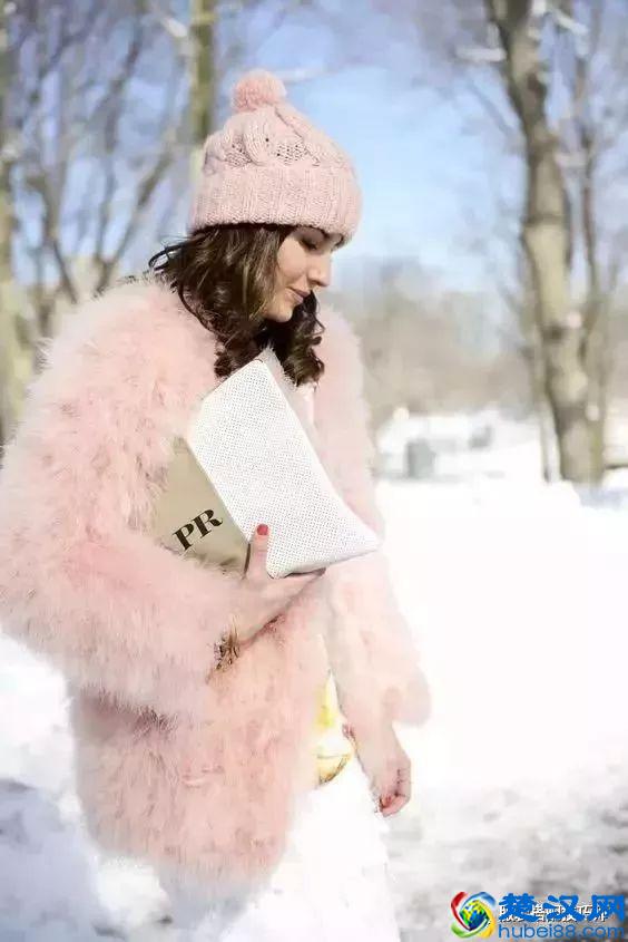 粉色和哪些颜色搭配更高级显少女感？