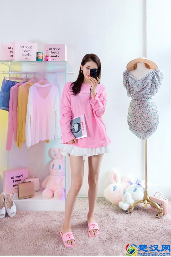 粉色衣服配什么颜色的裤子 时髦又好看