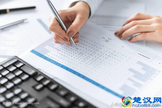 文科生报考什么专业比较好就业？10个热门文科专业推荐！