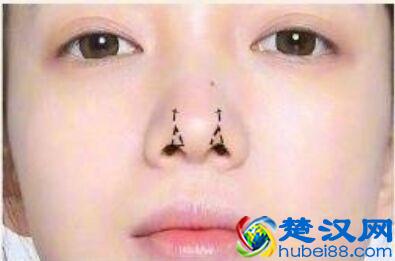 肉肉的鼻子显得鼻子特别大怎么办？不要怕学会这招秒变小巧鼻