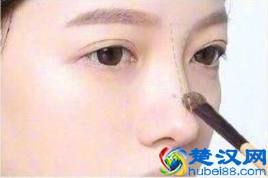 肉肉的鼻子显得鼻子特别大怎么办？不要怕学会这招秒变小巧鼻