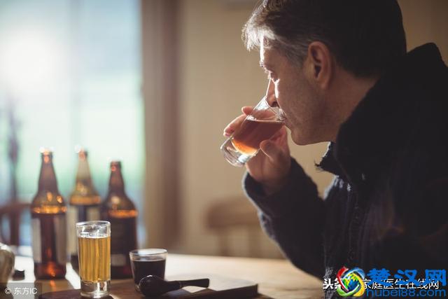 一喝酒就脸红是酒精过敏？喝酒爱脸红的人，要格外注意3点