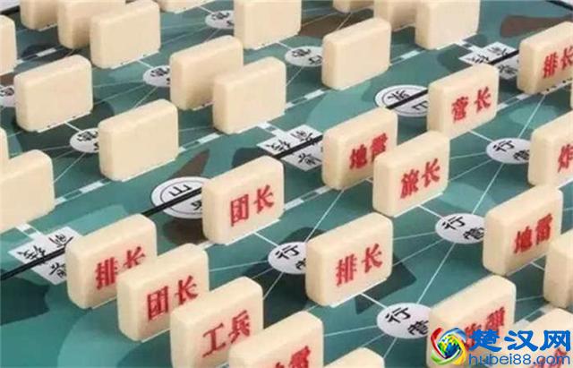 入门门槛极低的军棋，想要玩精却也不是一朝一夕的事