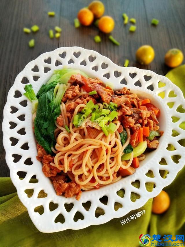 炸酱面怎么做好吃？炸酱面的家常做法，这么多款，你喜欢哪一种