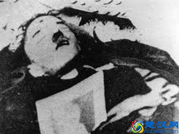 二战中出尽风头的希特勒是怎么死的