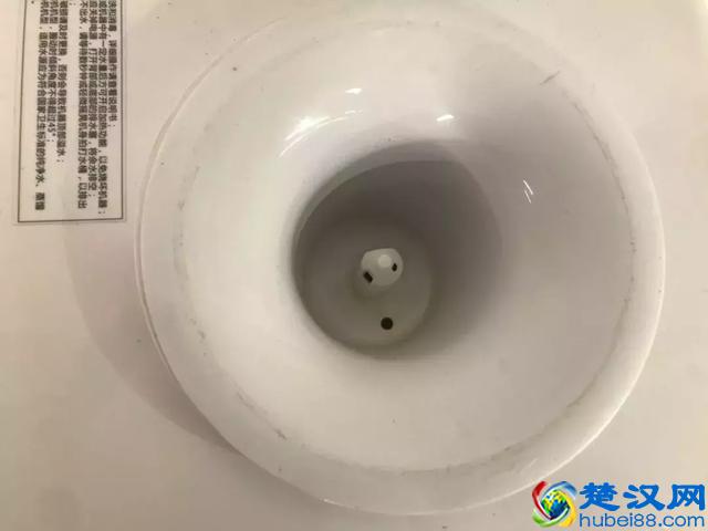 你每天在用的饮水机原来这么脏！学会这个方法，轻松喝到健康水