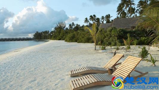 虚怀若谷，低调为人