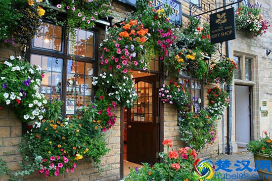 人活一世，得过且过还有什么意思；一句话，做人不能怂就是干