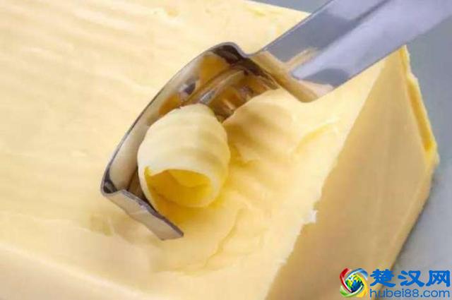 很多人都喜欢吃黄油，那你知道到底是做成的吗？说出来你都不敢信