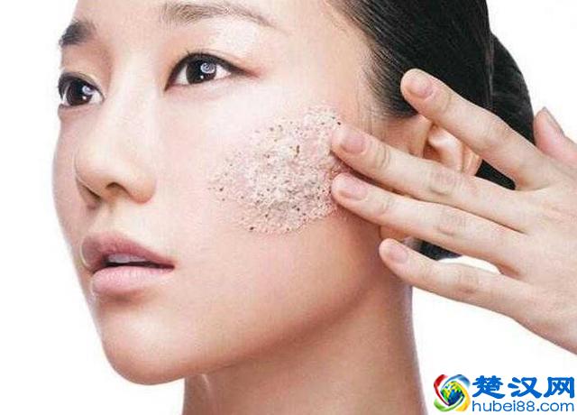 脸上有螨虫的人，要记住4个“天然除螨法”，把螨虫一点一点扼杀