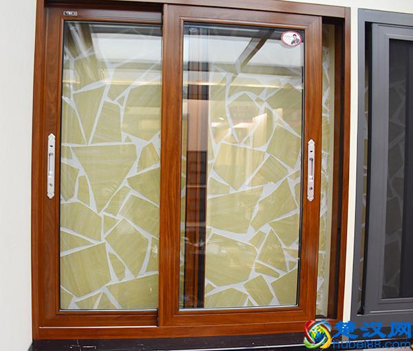 如何选择铝合金门窗型材？价格怎么算？一文搞懂铝合金门窗知识