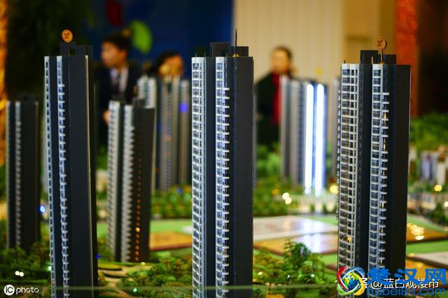 经济学家：人均住房面积42.1平米，有一半是1997年之前的老房子