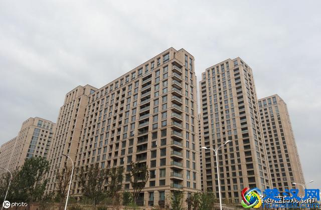 经济学家：人均住房面积42.1平米，有一半是1997年之前的老房子