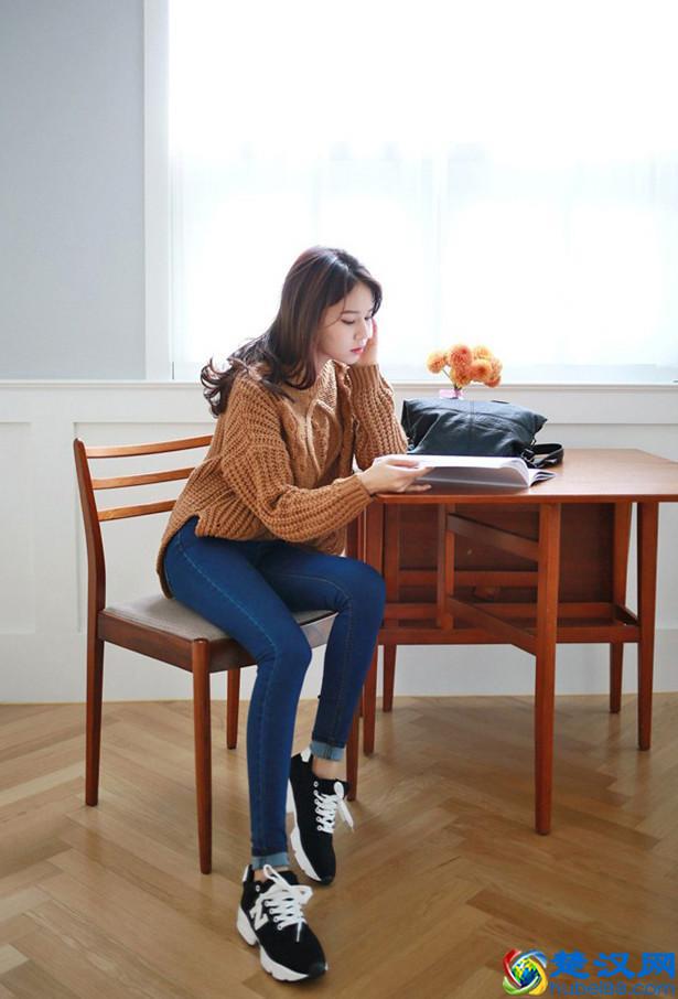 毛衣搭配牛仔裤，真是美到让你疯狂！