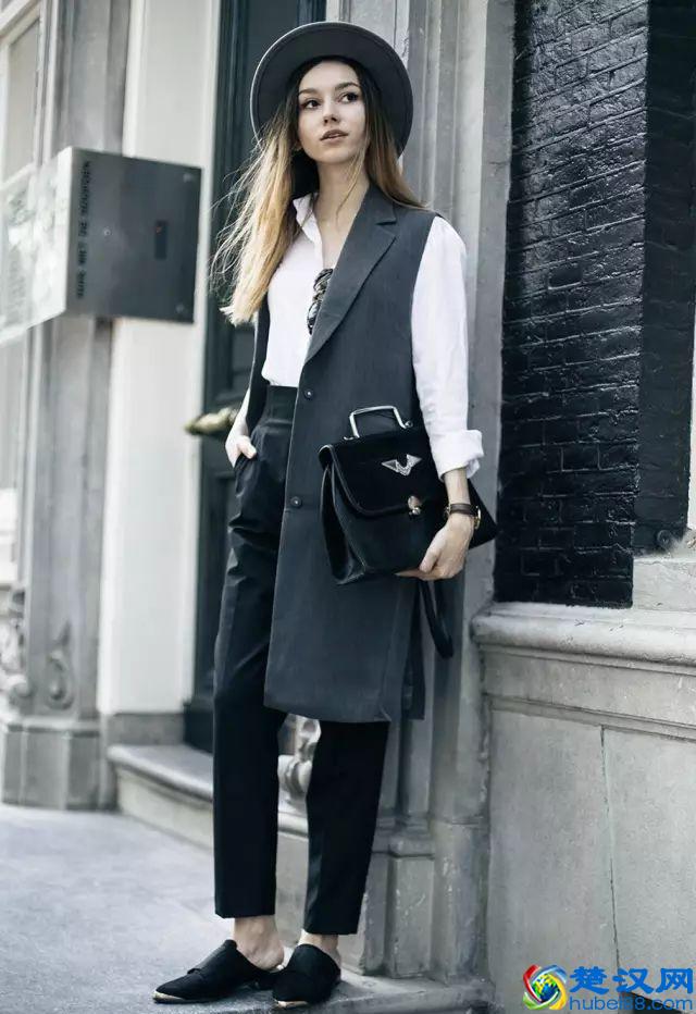 开春必穿的“马甲”，这样搭配可好看，时髦又有范