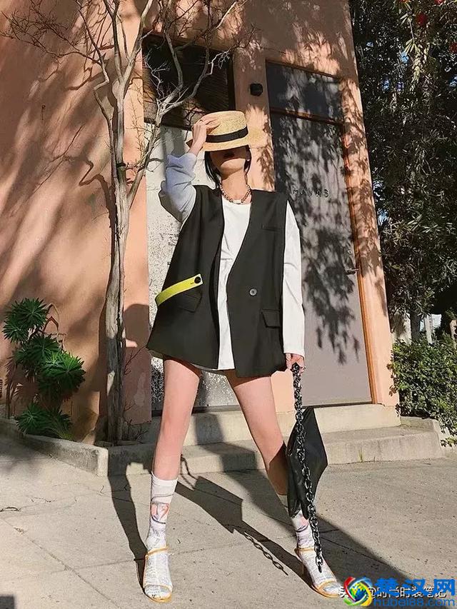 初夏想要显瘦保暖就穿“西装马甲”，简直又酷又少女！我超喜欢！