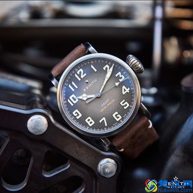 石英表和机械表的区别是什么？第一款腕表到底选哪个更好？