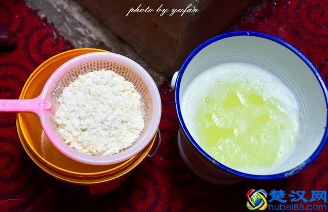 草原美食奶豆腐，原来是这样制作的