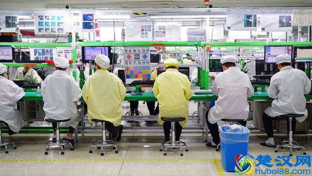 实地探访富士康产线：一台小米9诞生需要经过近百道工序