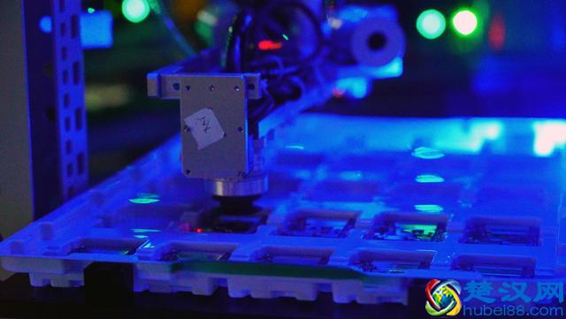 实地探访富士康产线：一台小米9诞生需要经过近百道工序