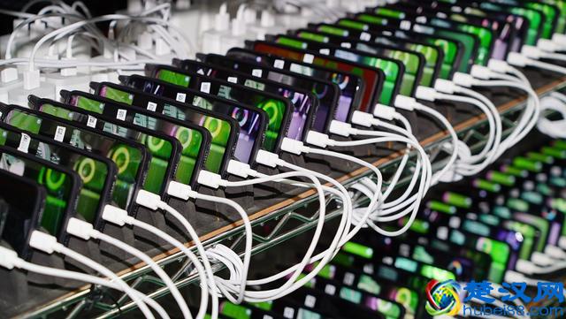 实地探访富士康产线：一台小米9诞生需要经过近百道工序