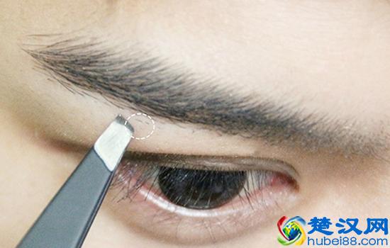 详细讲解男士修眉毛怎么才好看，只需四步打造精致男生眉毛