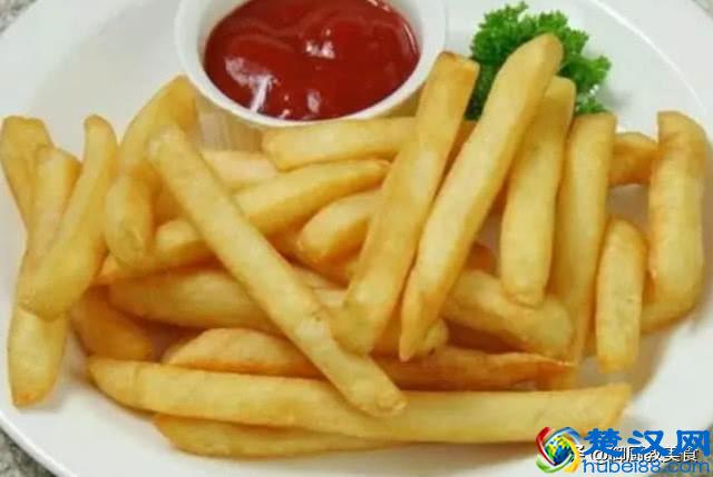 肯德基的炸薯条是怎么做的？大厨教你一招，薯条又酥又脆特好！