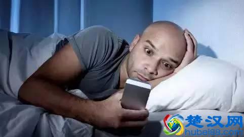 经常睡不着觉怎么办？别着急，坚持做这3件事能帮您不少