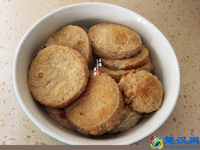 红烧素鸡很多人都会烧，注意要先这样处理，烧出来的素鸡更好吃