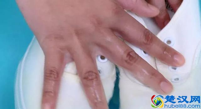 小白鞋越洗越黄？那是因为你没做这件事