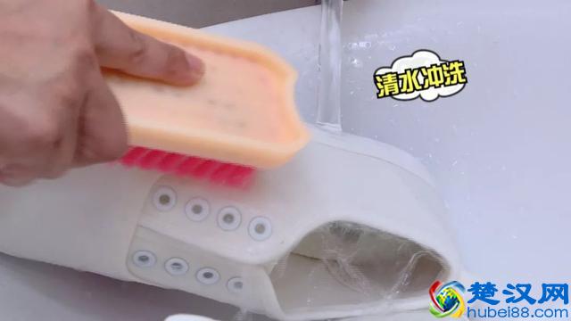 小白鞋越洗越黄？那是因为你没做这件事