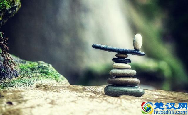 变色龙究竟是怎样变色的？