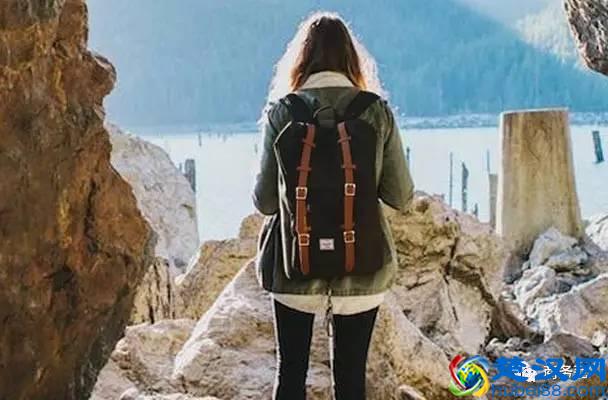 从大牌到平价款，这12个双肩包品牌好看又能装