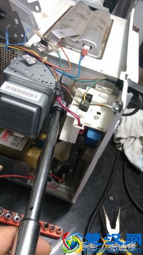 教你轻松解决微波炉不能加热的故障