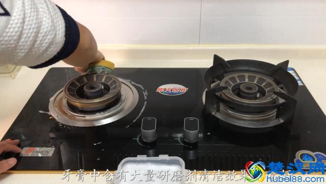 油烟机上的油渍太难清洗？试试这个万能清洁剂，油烟机彻底清洁！