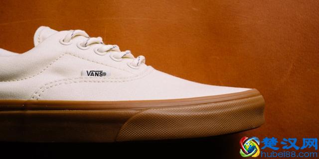 白色帆布鞋哪个牌子好 帆布鞋如何选择搭配