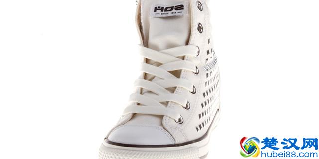 白色帆布鞋哪个牌子好 帆布鞋如何选择搭配