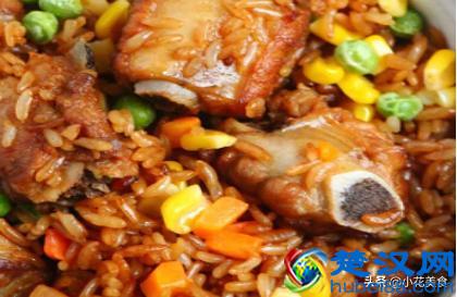 排骨焖饭做法，到底是排骨焖米还是米焖排骨？
