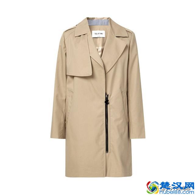 卡其色看似平淡，与这三种颜色搭配才高级