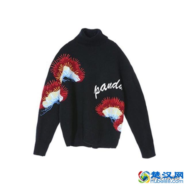 卡其色看似平淡，与这三种颜色搭配才高级