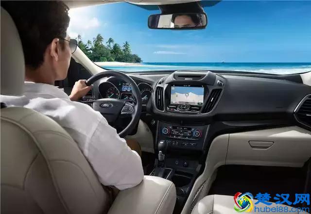 踩油门踩到脚酸腿麻怎么办？