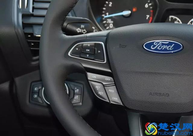 踩油门踩到脚酸腿麻怎么办？